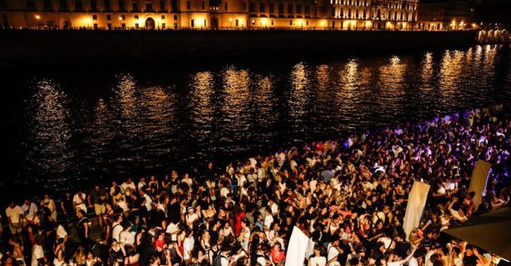 У Франції на фестивалі вуличної музики шприцами поранили 145 людей. Затримали 12 осіб