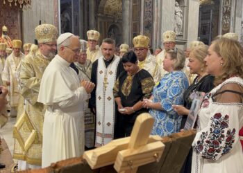 «Поділяю ваш біль, доручаю Господу ваші наміри» – Папа Римський зустрівся з українськими прочанами, серед яких були матері загиблих воїнів (ФОТО)