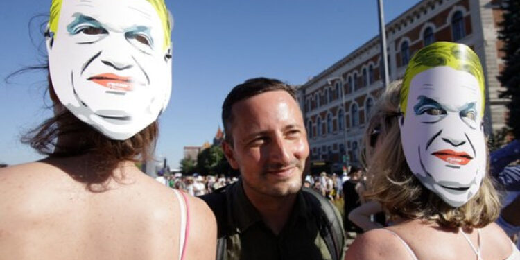 У Будапешті таки пройшов ЛГБТ-парад – Орбан його заборонив, але був там присутній (ФОТО)