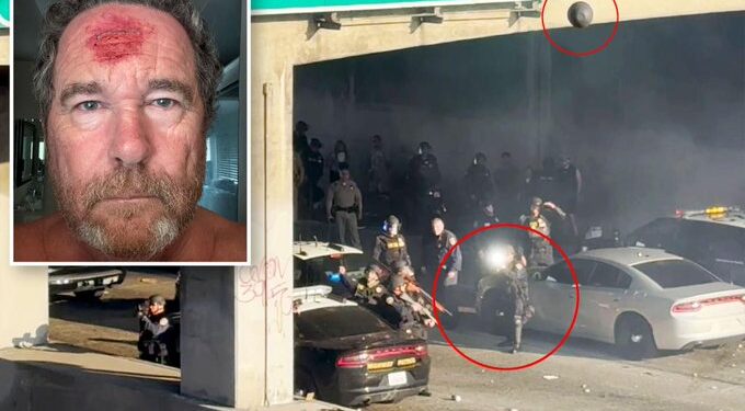 На протестах у Лос-Анджелесі журналісту поцілили в голову гумовою кулею (ВІДЕО)