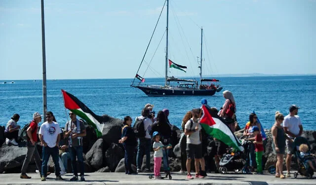 Ізраїль погрожує перехопити судно з Гретою Тунберг, яке прямує до Сектору Гази