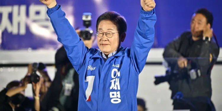 На президентських виборах у Південній Кореї переміг кандидат Демпартії. Що про нього відомо
