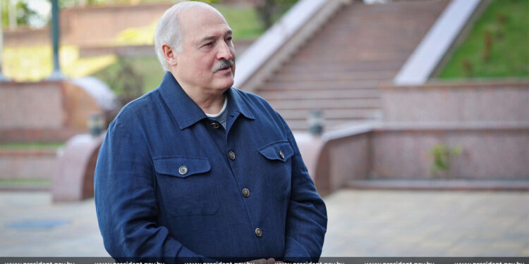 Лукашенко порадив білорусам їсти картоплю 1, максимум 2 рази на тиждень. Що сталося?