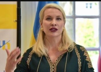 “Гучна ніч у Києві, тату. Здається, росіяни не хочуть миру”, – до Келлога публічно звернулася його донька
