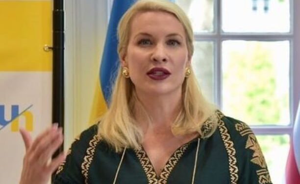 “Гучна ніч у Києві, тату. Здається, росіяни не хочуть миру”, – до Келлога публічно звернулася його донька