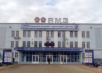 Вночі у РФ горів Ярославський “Автодизель”