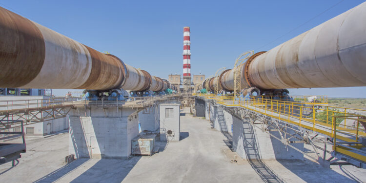 Цементний завод на Миколаївщині відвідали міжнародні інвестори