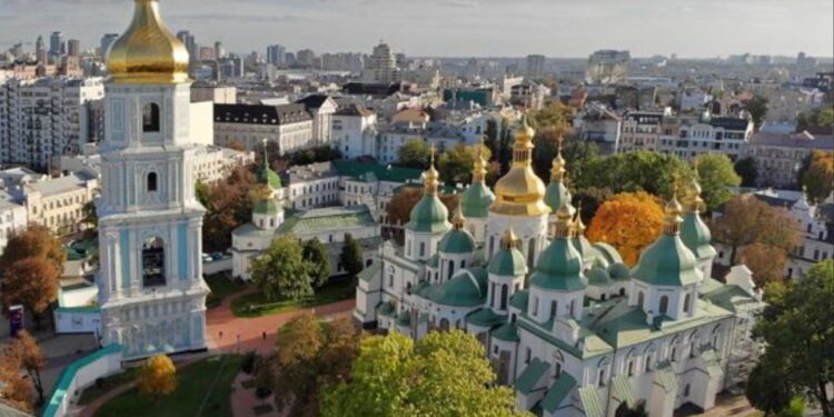 Під час нічної атаки ворог пошкодив Софію Київську та Одеську кіностудію (ФОТО)