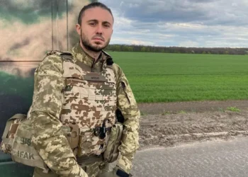 Нічна атака на Київ зруйнувала квартиру лідера гурту “Антитіла” Тополі, Безугла заявила, що це – карма (ФОТО, ВІДЕО)