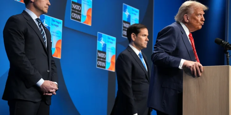 Трамп пообіцяв, що РФ не нападе на жодну з країн НАТО – поки він президент