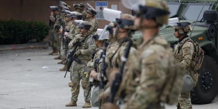 До Вашингтона звозять танки, у Лос-Анджелес ввели Нацгвардію. Що відбувається у США (ФОТО, ВІДЕО)