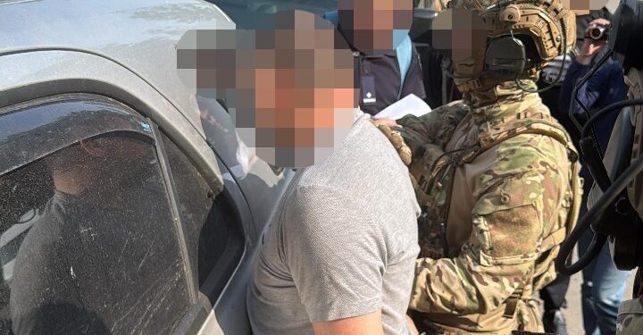 На Миколаївщині ДБР затримало на хабарі військовослужбовця однієї з частин, який зробив повернення із СЗЧ «платною послугою» (ФОТО)