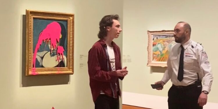 Кліматичний активіст облив рожевою фарбою роботу Пікассо в Монреальському музеї образотворчих мистецтв (ФОТО)