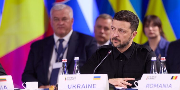 Запитайте у своєї розвідки, що Росія планує цього літа в Білорусі, – Зеленський на Вільнюському саміті «Бухарестської дев’ятки» (ВІДЕО)
