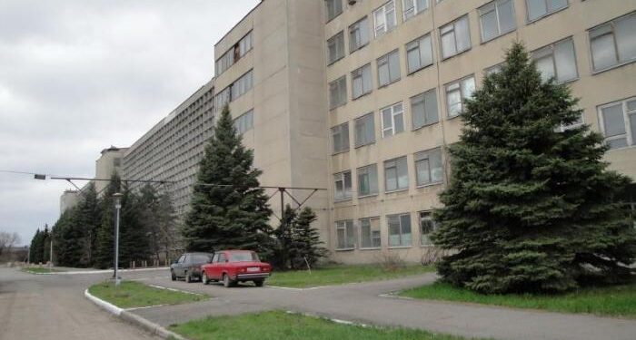 В Азові Ростовської області дрони атакували оптико-механічний завод (ВІДЕО)