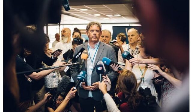 Вже майже 300 американських вчених зголосилися переїхати до Франції через невігластво Трампа