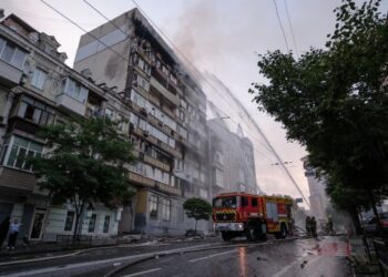 У Києві внаслідок нічної атаки на зараз 2 загиблих і 13 постраждалих (ВІДЕО)