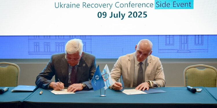 Миколаїв отримає ще 9 нових тролейбусів – мер Сєнкевич підписав угоду з ЄБРР