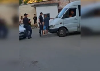 У Полтаві з автобуса ТЦК втекли мобілізовані – їх обіцяють жорстко покарати (ВІДЕО)