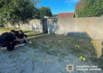 На Київщині під час виклику на домашнє насильство кривдник підірвав гранату: п’ятеро поліцейських постраждали, зловмисник загинув (ФОТО)