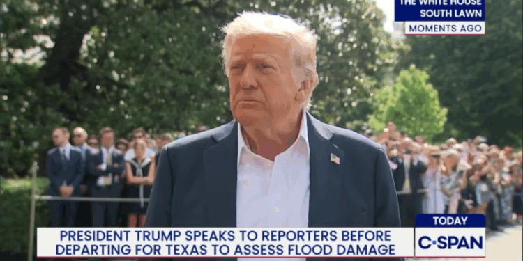 “Побачите”, – у Трампа запитали, що він думає про удар по пологовому будинку у Харкові (ВІДЕО)