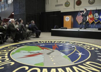 У США судять військового, який зливав “цілком таємні” дані про війну “українці” з сайту знайомств