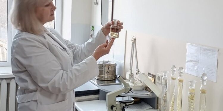 На Миколаївщині – два випадки дирофіляріозу: гельмінтів довжиною понад 6 і 7 см діставали з ока