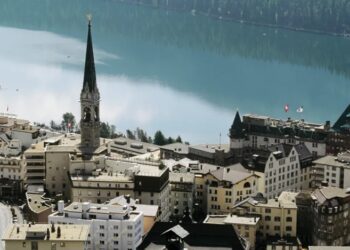 Швейцарське місто Санкт-Моріц запатентувало літо як торгову марку