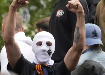 У Варшаві сьогодні мітингували – за та проти мігрантів (ФОТО)