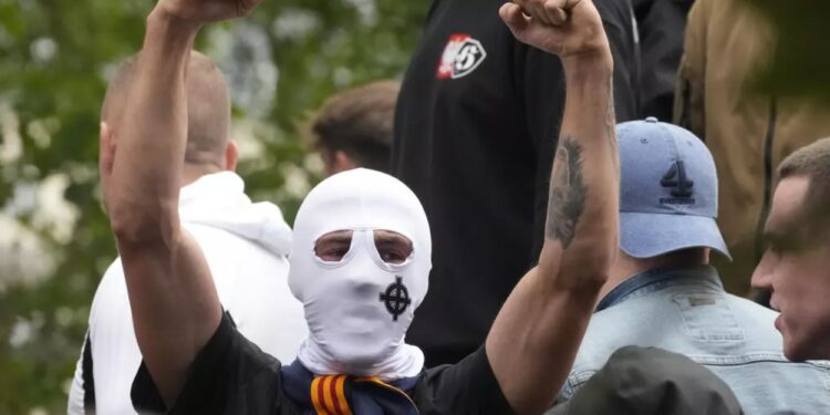 У Варшаві сьогодні мітингували – за та проти мігрантів (ФОТО)