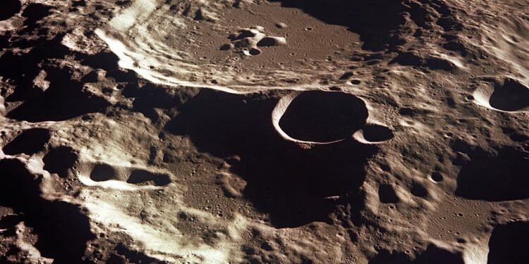 Вчені змінили гіпотези – у 2032 році астероїд може зіткнутись не з Землею, а з Місяцем