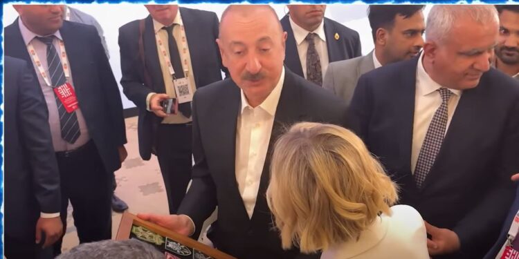 “Орєшніком по Баку”. В РФ істерія проти Алієва – через українських журналістів і шеврони ЗСУ (ФОТО, ВІДЕО)