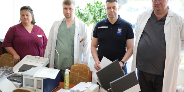 Благодійники передали миколаївській лікарні швидкої допомоги нове обладнання для нейрохірургії (ФОТО)