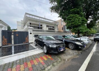 В Індії затримали “посла” неіснуючих країн у розкішному фейковому посольстві (ФОТО, ВІДЕО)