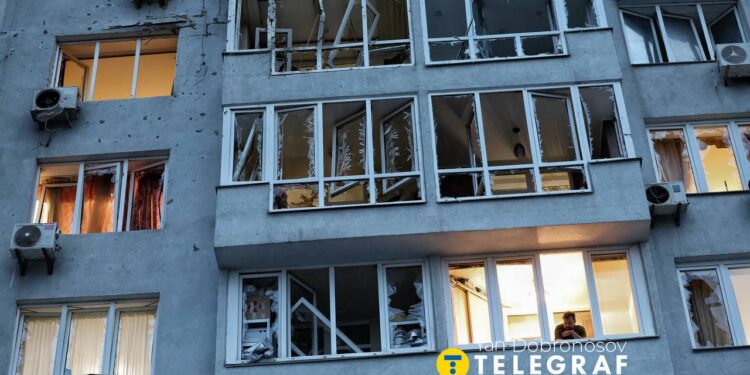 У Києві внаслідок ворожої атаки  поранено 8 людей, серед них  дитина (ФОТО, ВІДЕО)