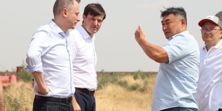 Аграрії Миколаївщини поскаржились міністру, що втратили врожаї через відсутність зрошення (ФОТО)