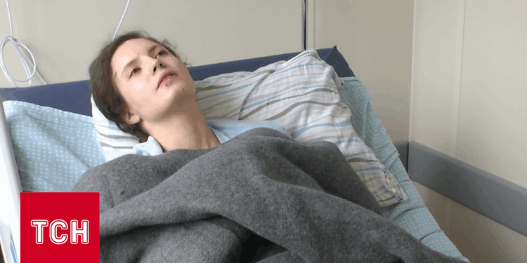 Дівчина вилетіла з 9-го поверху під час атаки на Київ і вижила. Ось що розповіла (ВІДЕО)