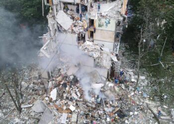 Сьогодні вночі більш ніж 300 дронів і 8 ракет випустили росіяни – Зеленський