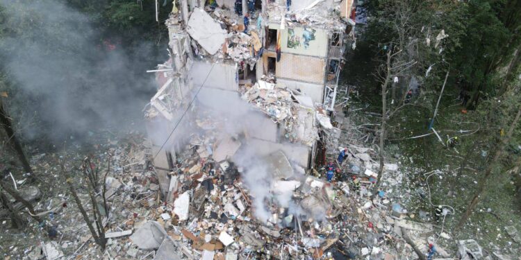 Сьогодні вночі більш ніж 300 дронів і 8 ракет випустили росіяни – Зеленський