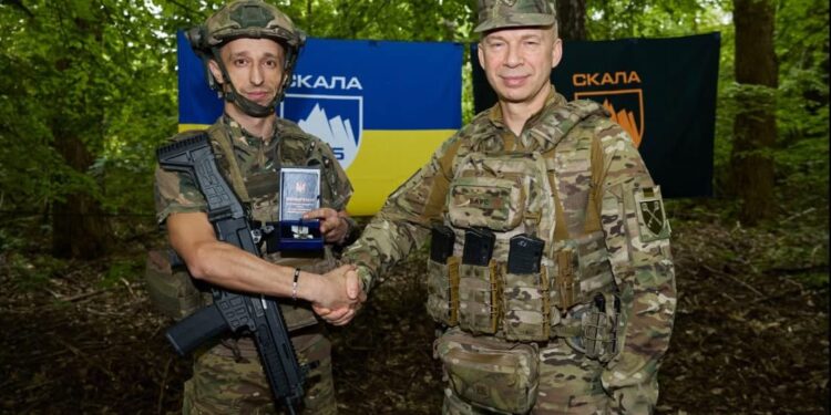 Головнокомандувач ЗСУ нагородив захисника з Миколаєва відзнакою «Хрест Військова честь»