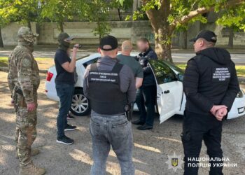 Миколаївські поліцейські викрили злочинну схему незаконного виїзду ухилянтів за кордон – скільки це коштувало, як «працювало» (ФОТО)