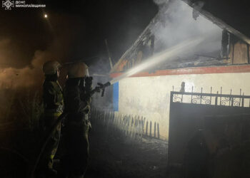 7 пожеж у житлі і на транспорті та дві внаслідок російських обстрілів – що гасили вогнеборці Миколаївщини