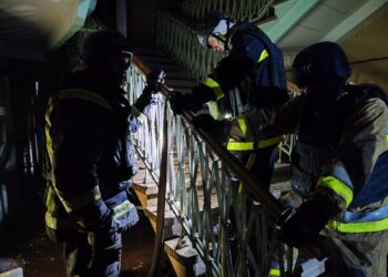 Вночі росіяни вдарили ракетами по пологовому і лікарні у Кам’янському – 2 загиблих, 5 поранених (ФОТО)
