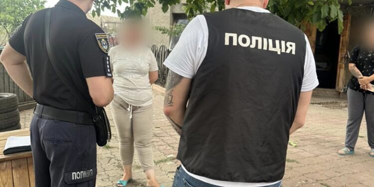 На Миколаївщині затримали псевдоволонтерку, яка продавала онлайн гуманітарну допомогу для військових (ФОТО)