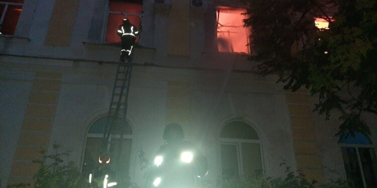 Зеленський повідомив про 8 поранених внаслідок російської ракетно-дронової атаки і запевнив щодо праці з партнерами зі зміцнення ППО