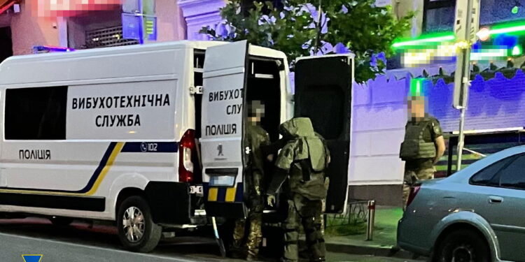СБУ запобігла теракту у центрі Києва – жінка мала підірвати кафе з людьми (ФОТО, ВІДЕО)