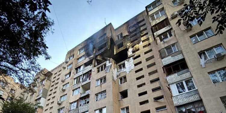 В Одесі дрони атакували багатоповерхівку (ФОТО, ВІДЕО)