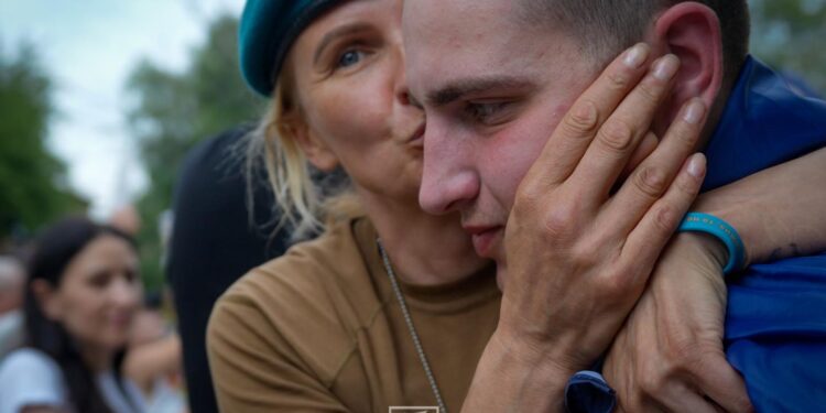 У рамках сьогоднішнього обміну додому повернулись і миколаївські морпіхи, які були у російському полоні понад три роки (ФОТО)