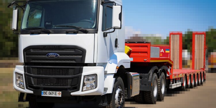 Миколаївські рятувальники отримали за підтримки королівства Данія та UNOPS вантажівку та трал (ФОТО)