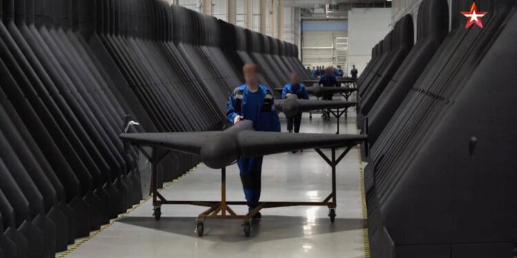 Залякують. Росіяни показали масштабне виробництво дронів-камікадзе (ФОТО, ВІДЕО)